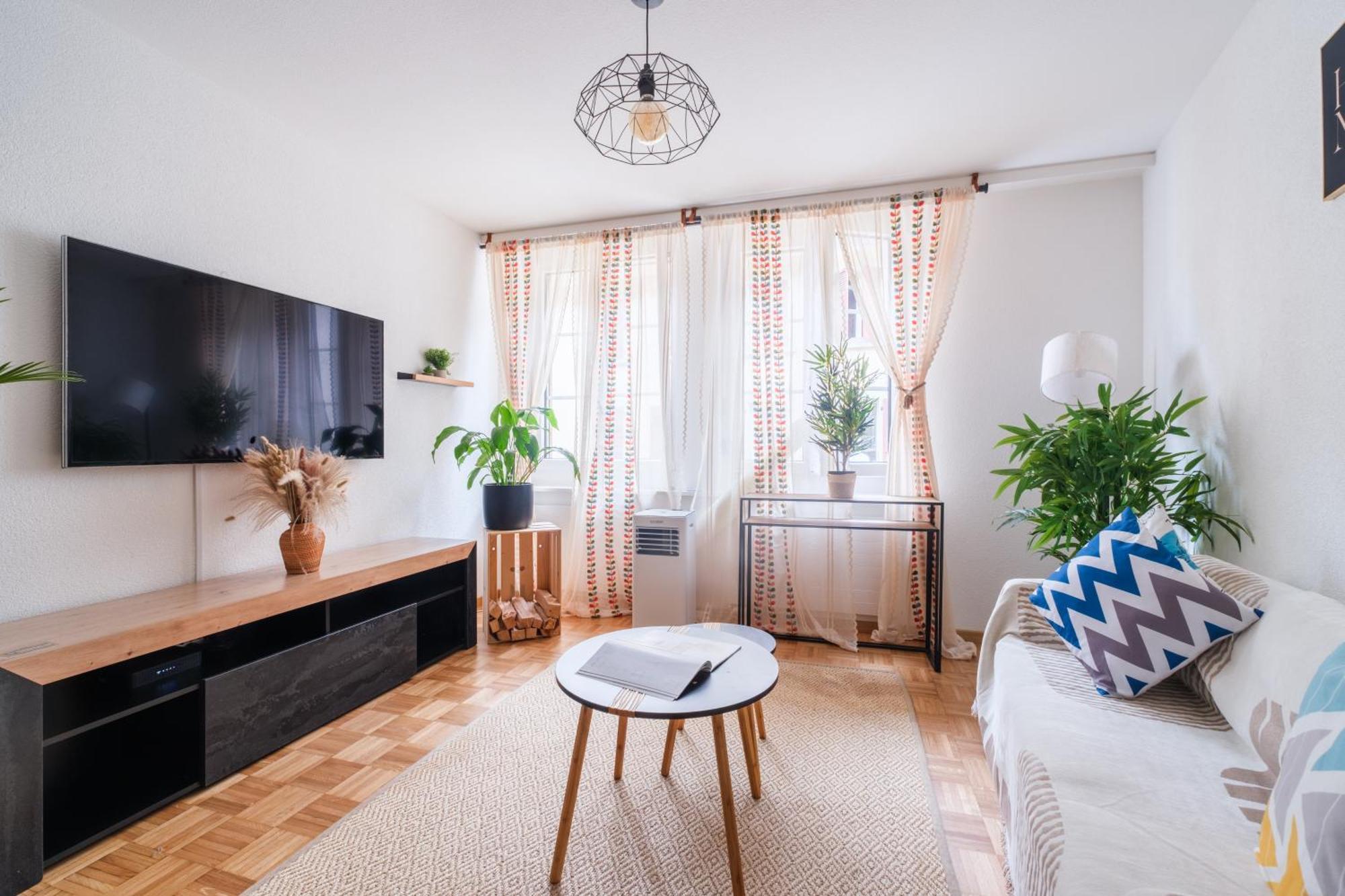 City Central Comfort Лозанна Экстерьер фото